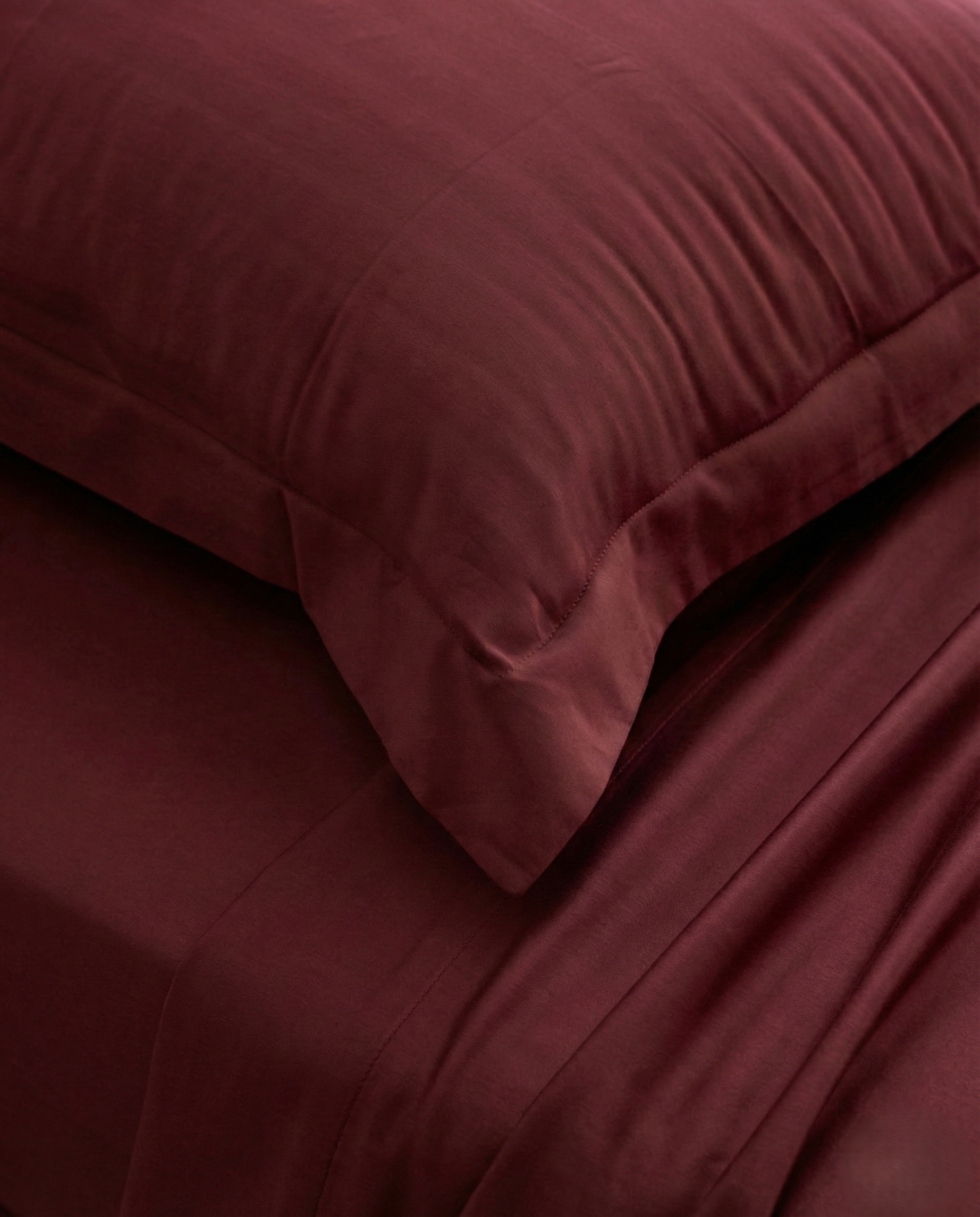 Quintessential Flat Sheet Cranberry - Texaura