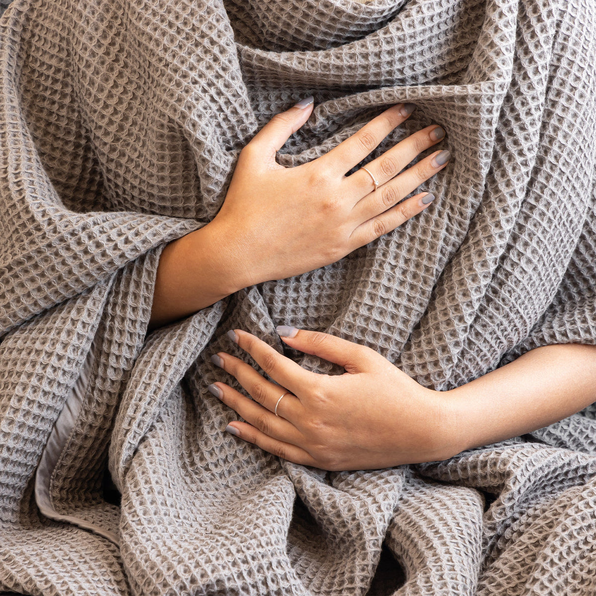 Texaura organic cotton blanket — timeless minimalist design